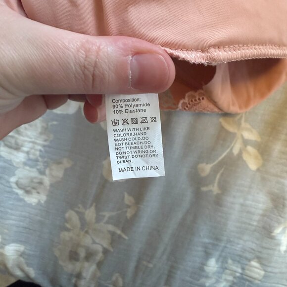 Abercrombie & Fitch Pink Lace Bralette - NWOT - Picture 4 of 4